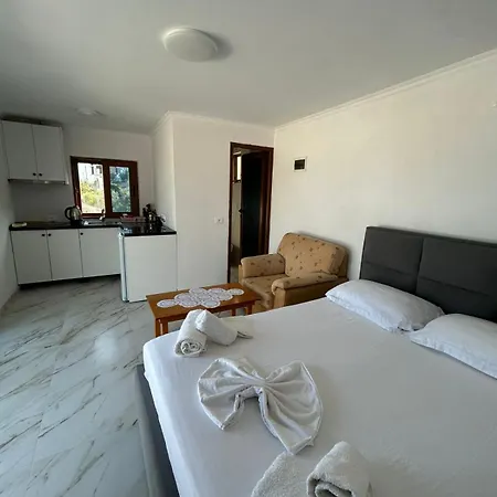 Vjollca's * Sarandë